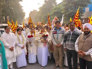 Welcome of Bk's shobha yatra by Association members of AU Block, Pitampura  